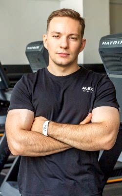 Инструктор групповых программ Павлов Сергей