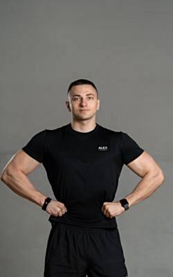 Инструктор тренажерного зала Кижаев Максим